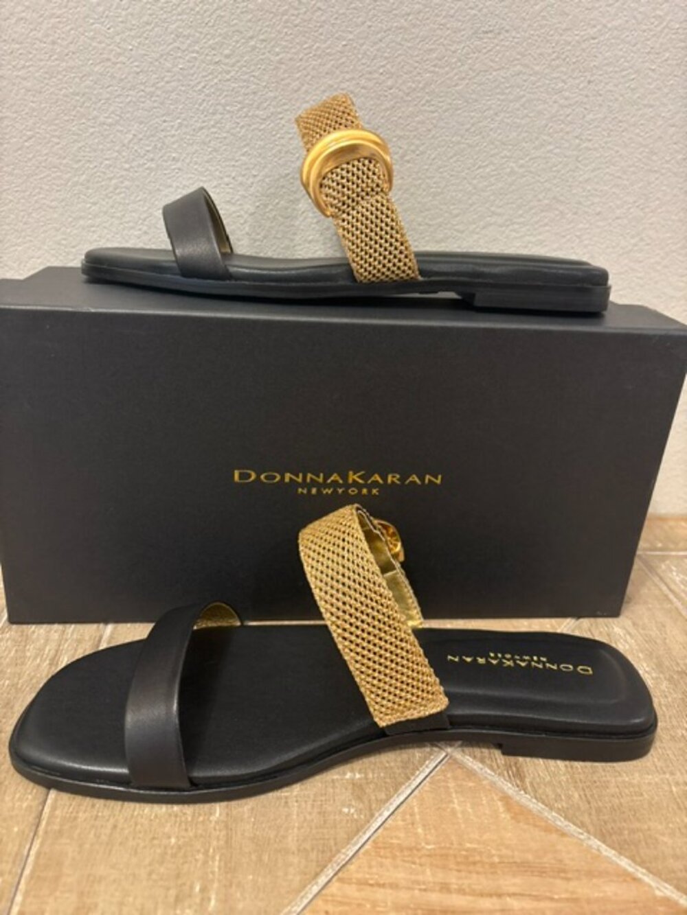 NEW Donna Karan New York Harwin Black Leather Slide Sandals Size 8 - Picture 5 of 5